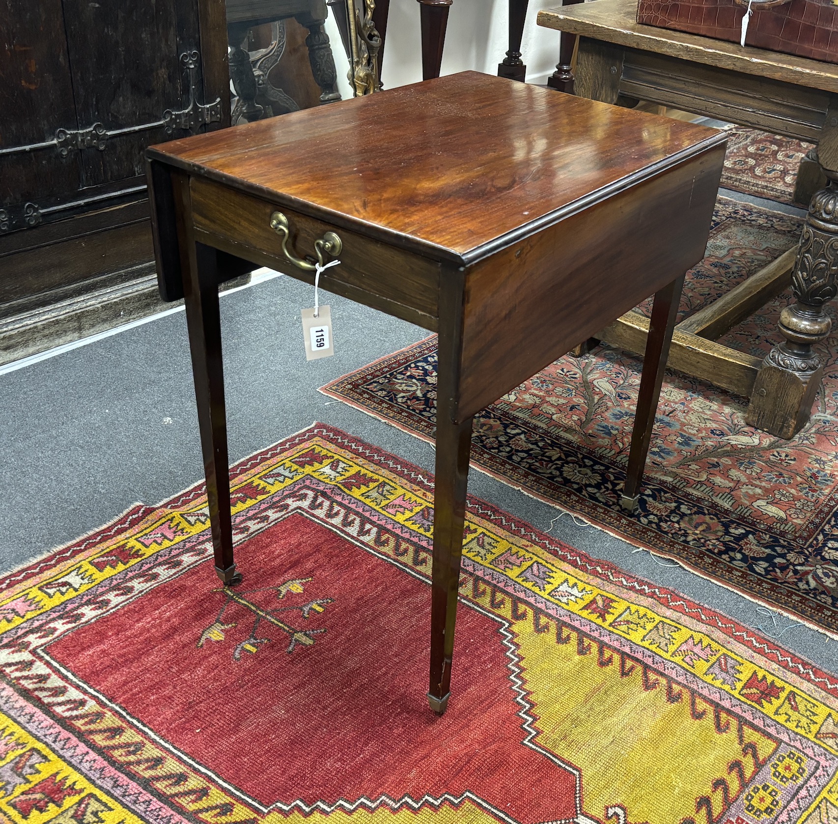 A George III mahogany Pembroke table, width 49cm, depth 70cm, height 71cm